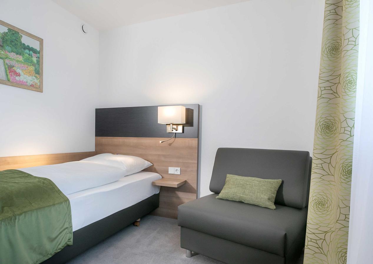 Hotel Kern Garni Walddorf  外观 照片